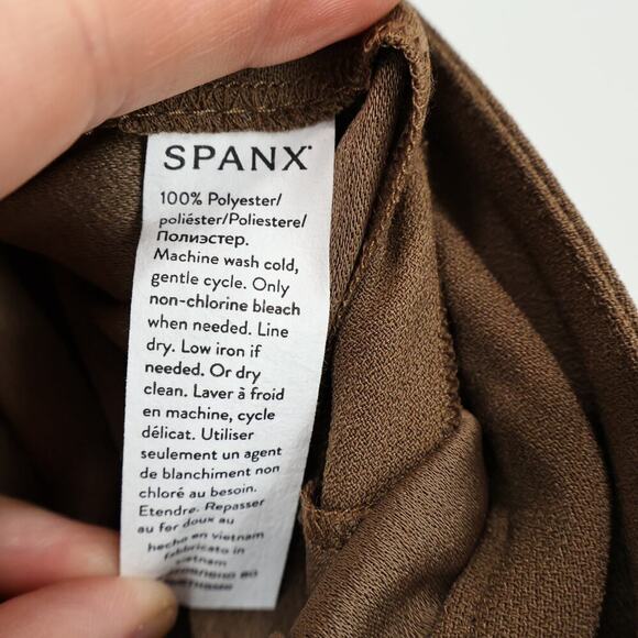 Spanx Crepe Pleated Pull On Short Cedar Brown Size XL NWT - Picture 5 of 6